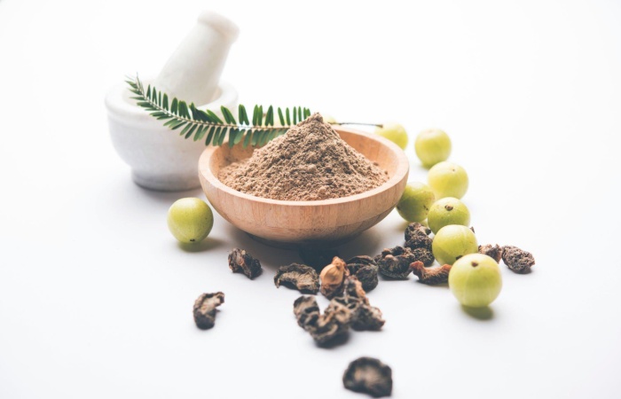 Natural Remedies to Reduce White Hair