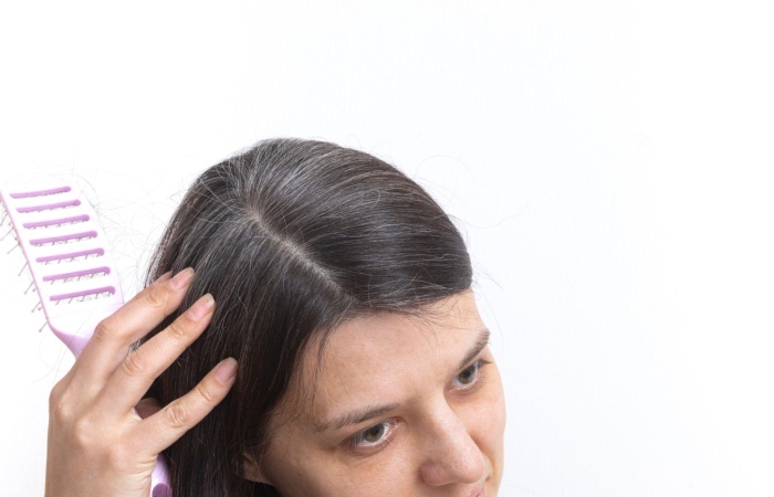 How can I Prevent my Hair from Turning White_